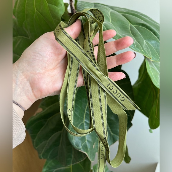 GUCCI Box & Ribbon - Picture 3 of 4